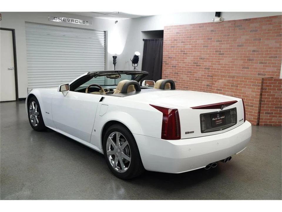 2008 Cadillac XLR - Image 5 of 31