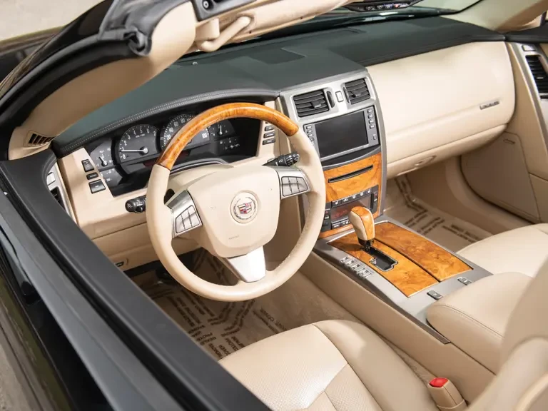 2008 Cadillac XLR - Image 4 of 19
