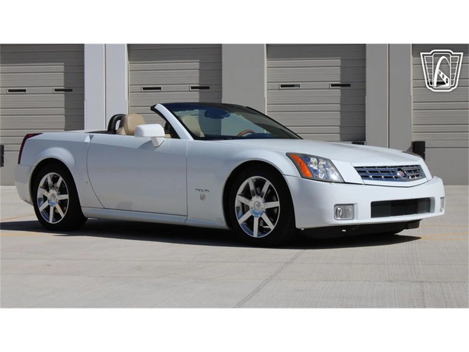 2008 Cadillac XLR - Image 7 of 31