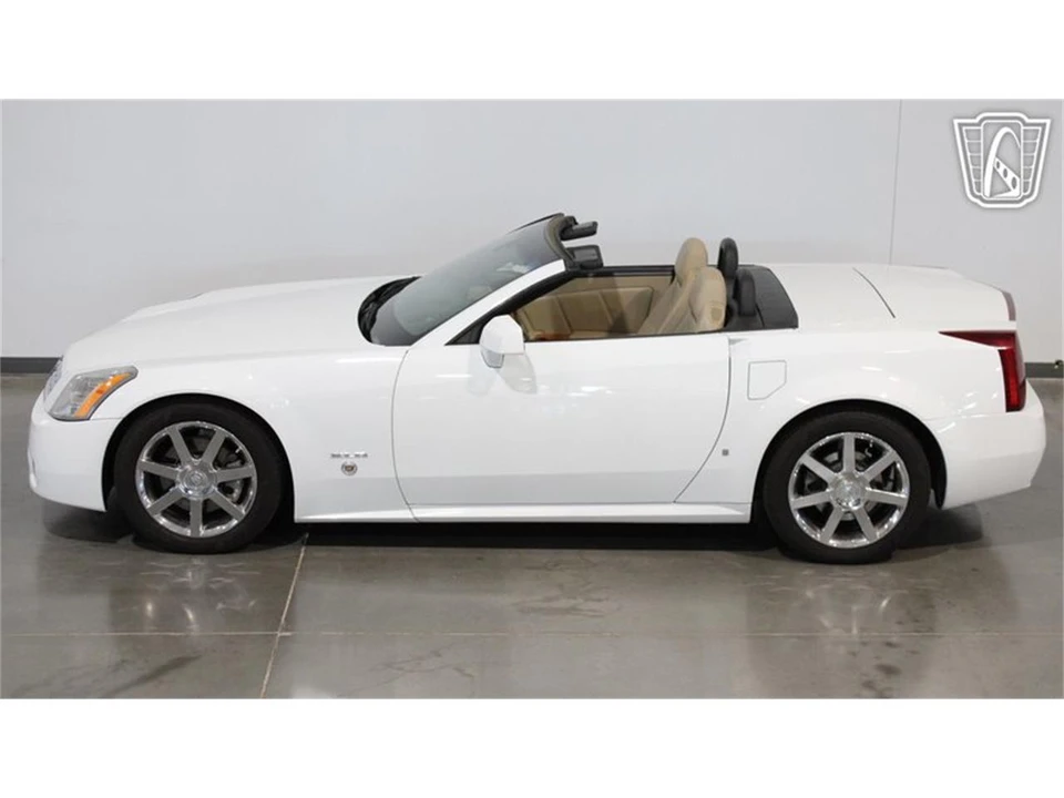 2008 Cadillac XLR - Image 22 of 31