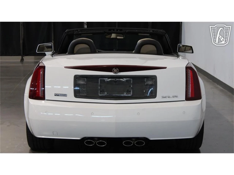 2008 Cadillac XLR - Image 28 of 31