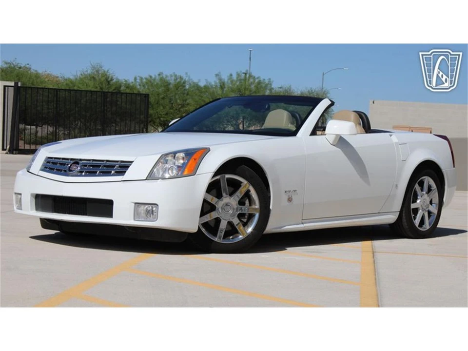 2008 Cadillac XLR - Image 3 of 31