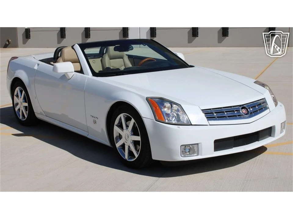 2008 Cadillac XLR - Image 5 of 31