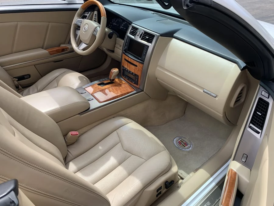 2008 Cadillac XLR - Image 5 of 10