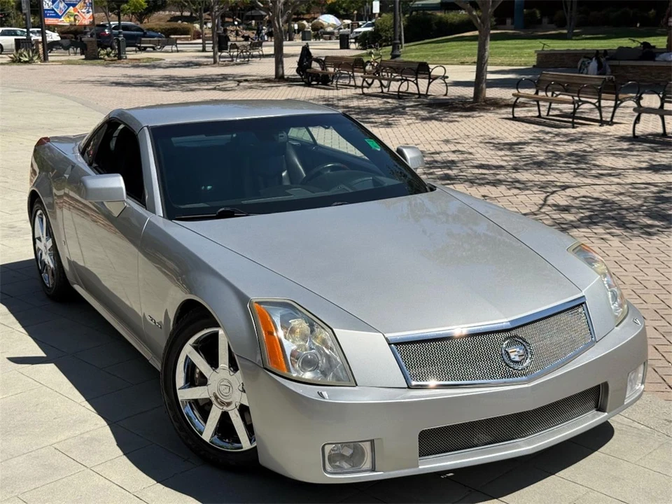 2008 Cadillac XLR - Image 2 of 25