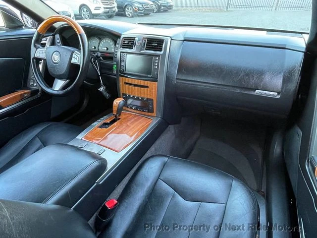 2008 Cadillac XLR - Image 17 of 30