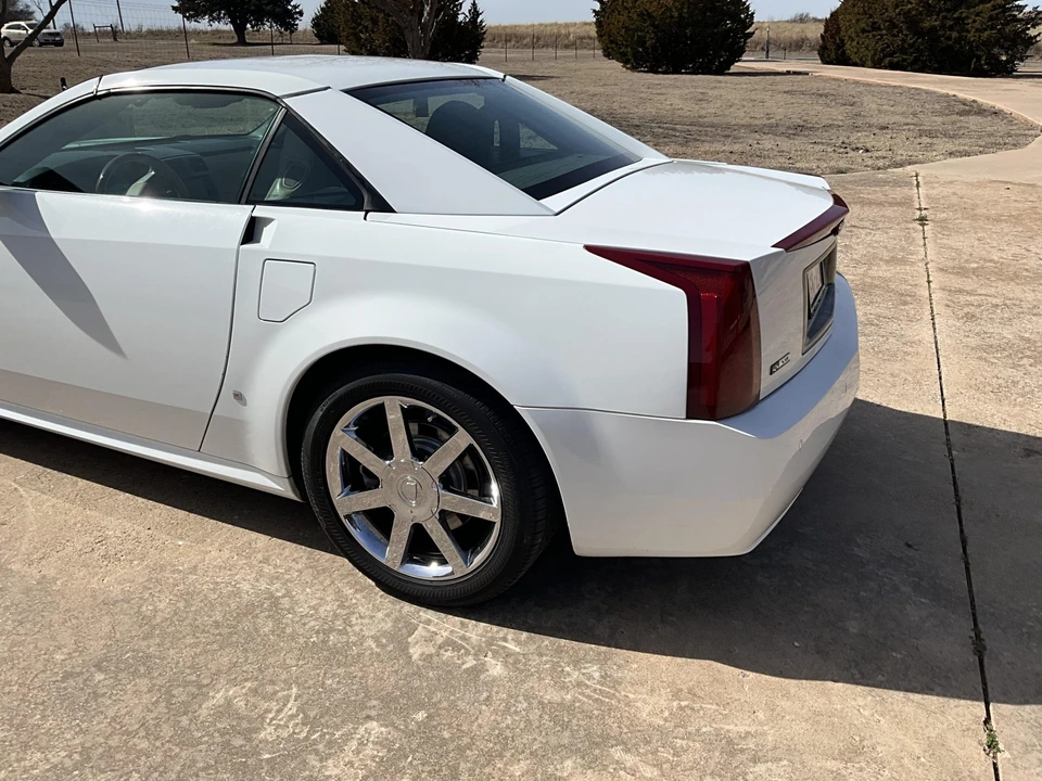 2008 Cadillac XLR - Image 27 of 31