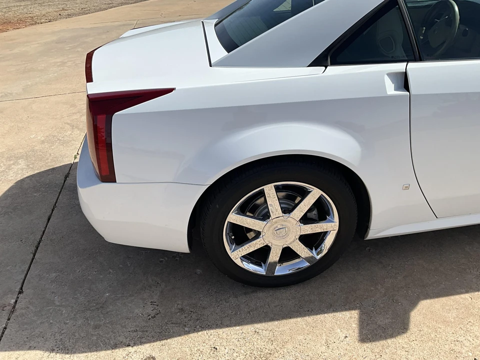 2008 Cadillac XLR - Image 14 of 31