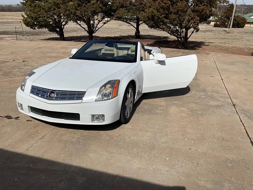 2008 Cadillac XLR - Image 5 of 31
