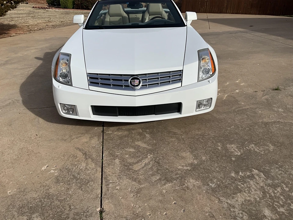2008 Cadillac XLR - Image 4 of 31