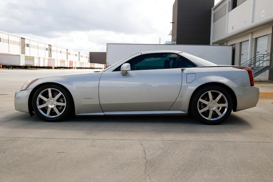 2008 Cadillac XLR - Image 3 of 21
