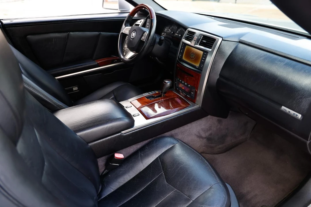 2008 Cadillac XLR - Image 10 of 21