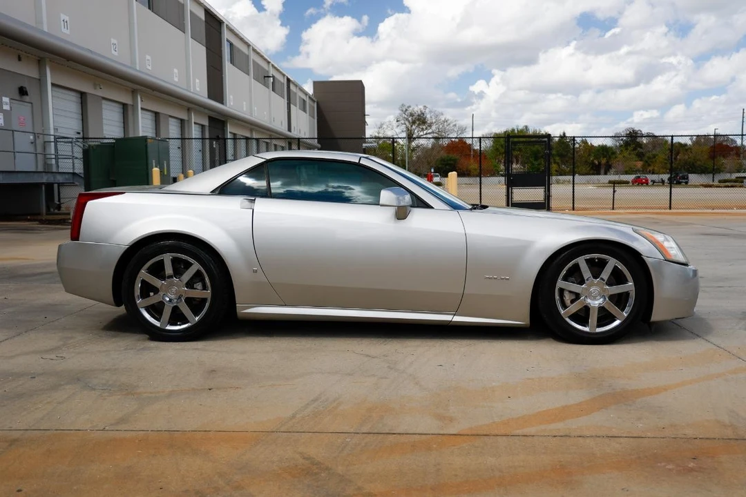 2008 Cadillac XLR - Image 13 of 21