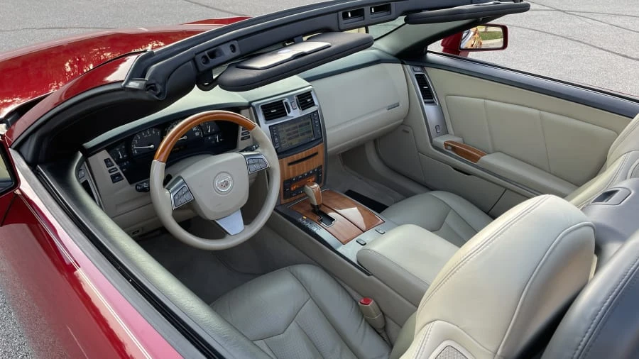2008 Cadillac XLR - Image 4 of 15
