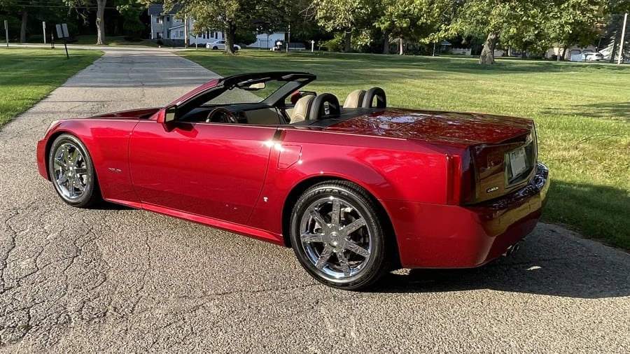 2008 Cadillac XLR - Image 2 of 15