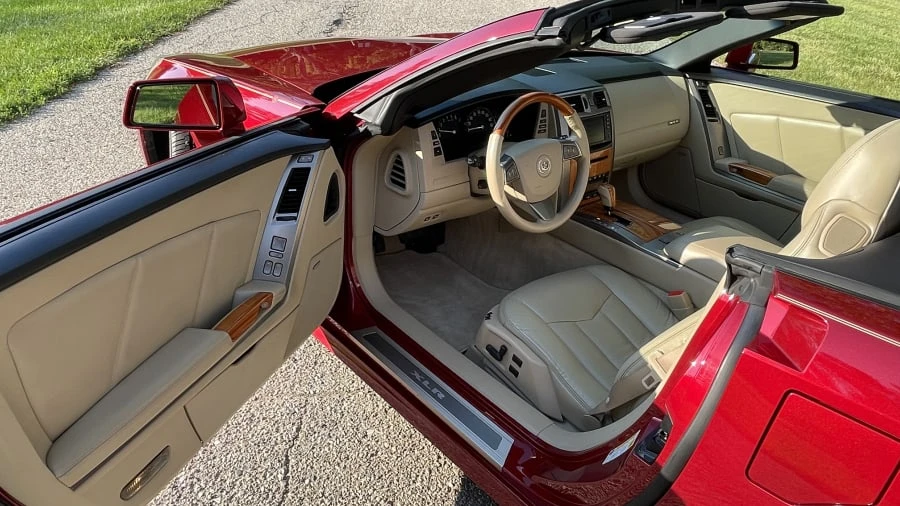 2008 Cadillac XLR - Image 3 of 15