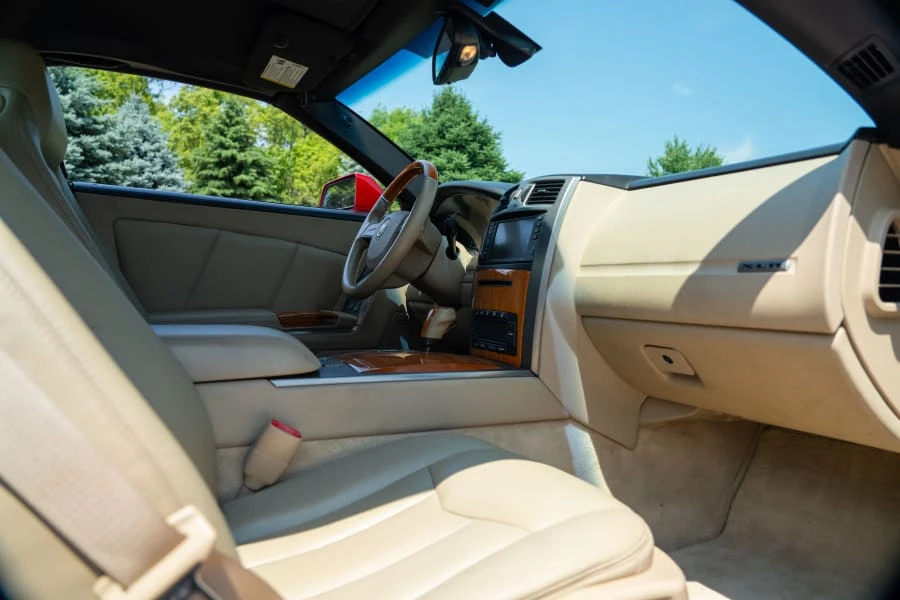 2008 Cadillac XLR - Image 15 of 21
