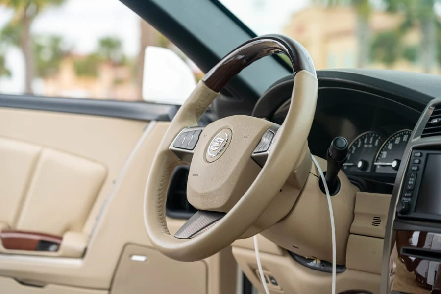 2008 Cadillac XLR - Image 24 of 31