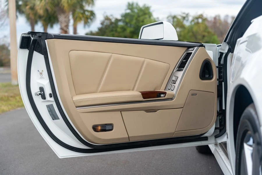 2008 Cadillac XLR - Image 22 of 31