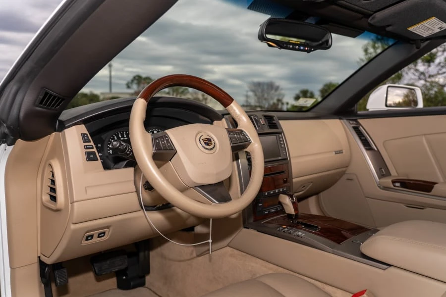 2008 Cadillac XLR - Image 20 of 31