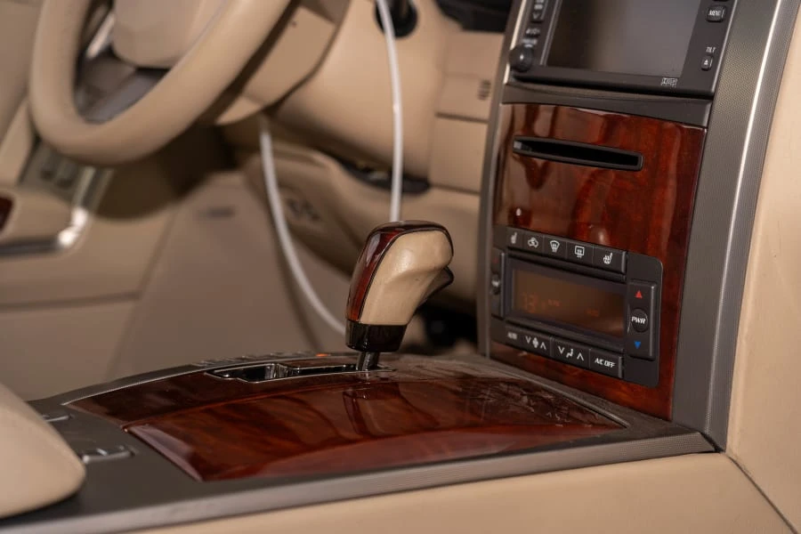 2008 Cadillac XLR - Image 29 of 31