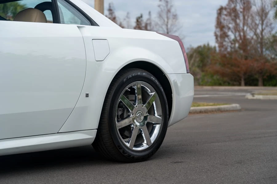 2008 Cadillac XLR - Image 9 of 31