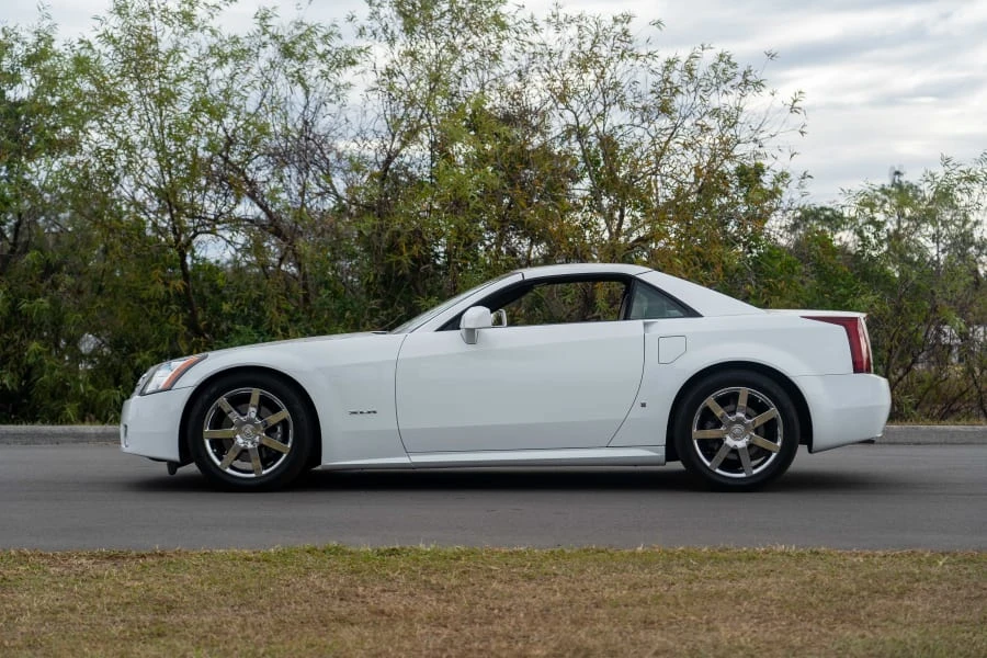 2008 Cadillac XLR - Image 14 of 31