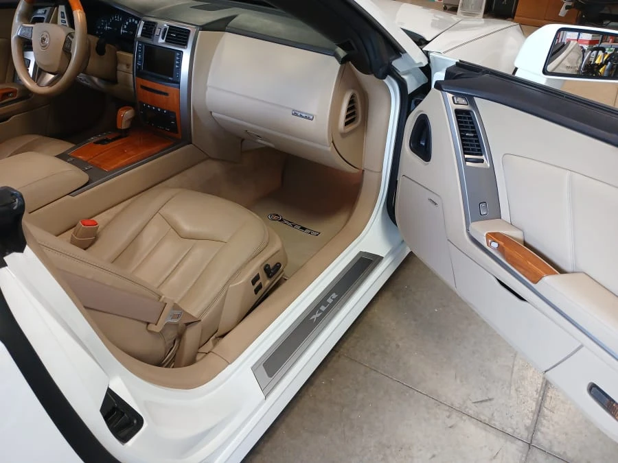 2008 Cadillac XLR - Image 6 of 8