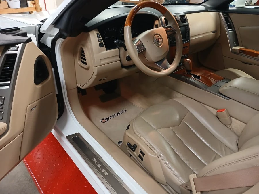 2008 Cadillac XLR - Image 7 of 8