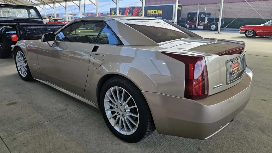 2008 Cadillac XLR - Image 15 of 31