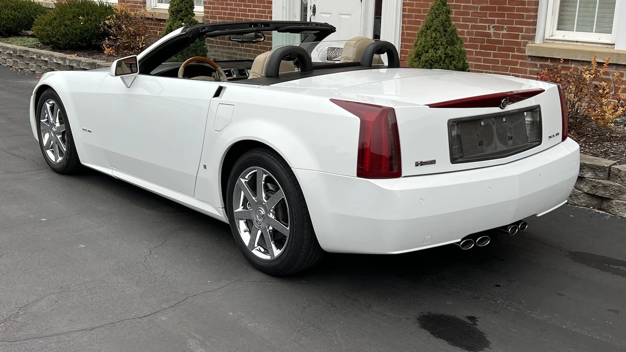 2008 Cadillac XLR - Image 3 of 10