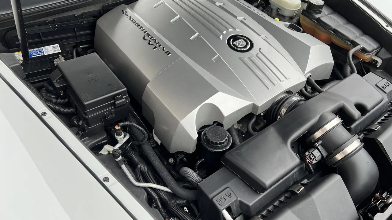 2008 Cadillac XLR - Image 7 of 10