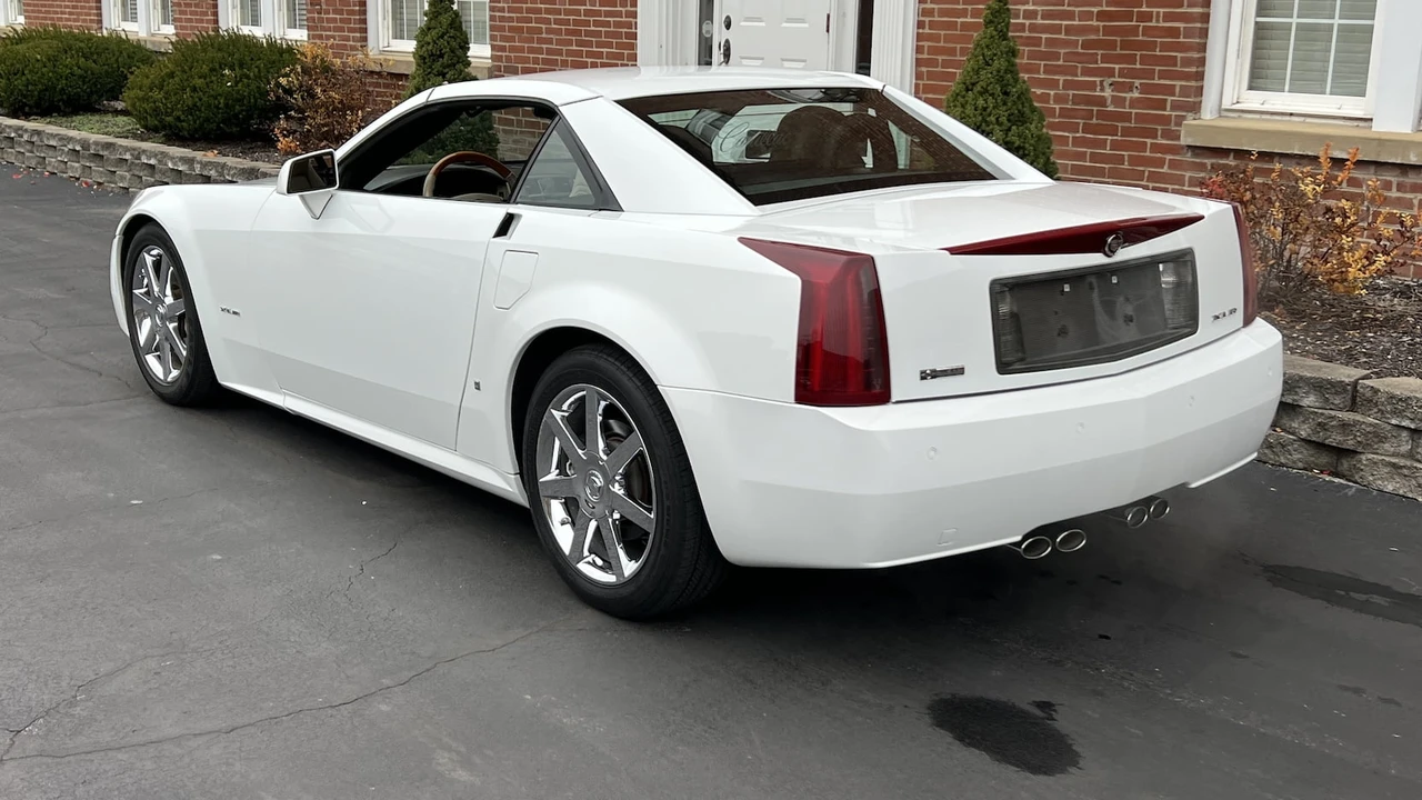 2008 Cadillac XLR - Image 10 of 10