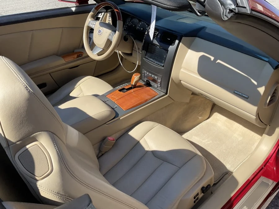 2008 Cadillac XLR - Image 8 of 12
