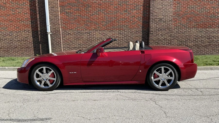 2008 Cadillac XLR - Image 2 of 12