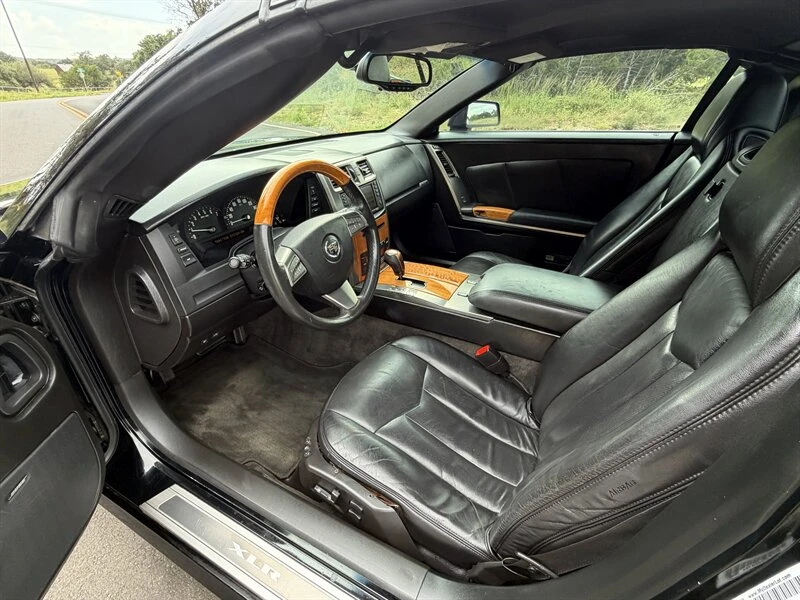 2008 Cadillac XLR - Image 11 of 16
