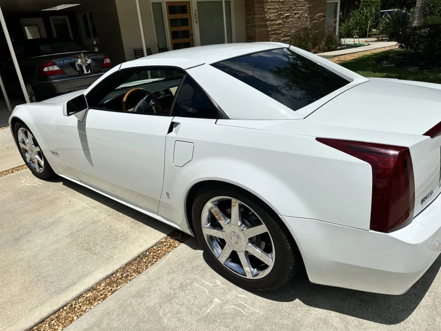 2008 Cadillac XLR - Image 10 of 14