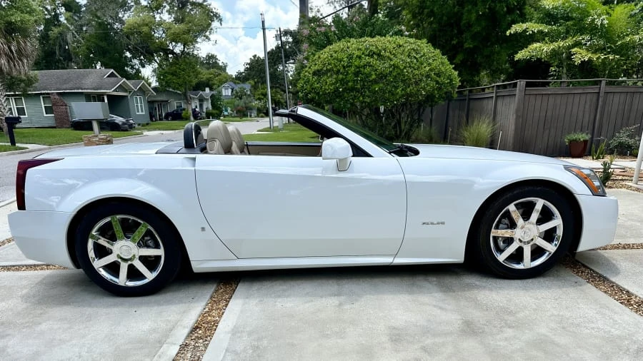 2008 Cadillac XLR - Image 2 of 14
