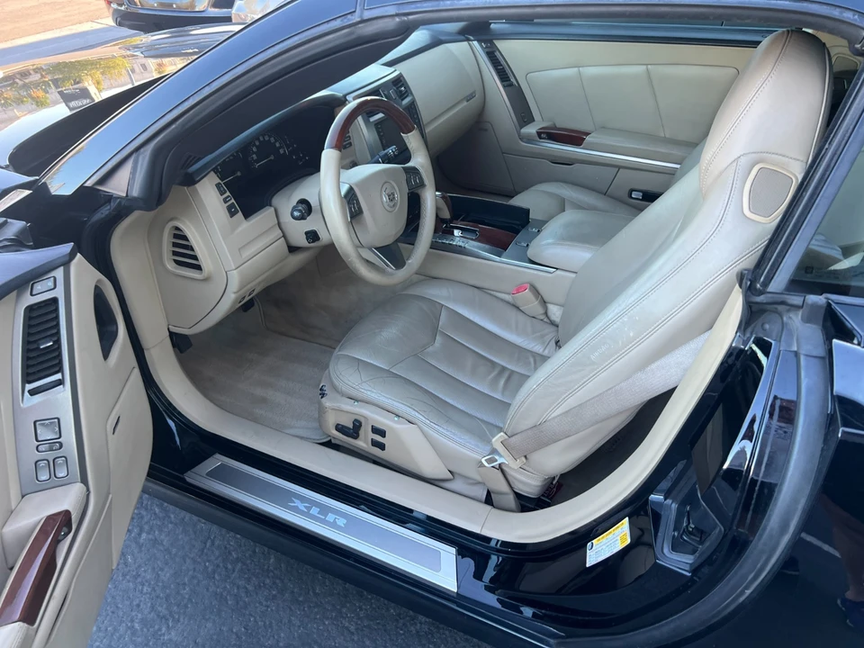 2008 Cadillac XLR - Image 14 of 21