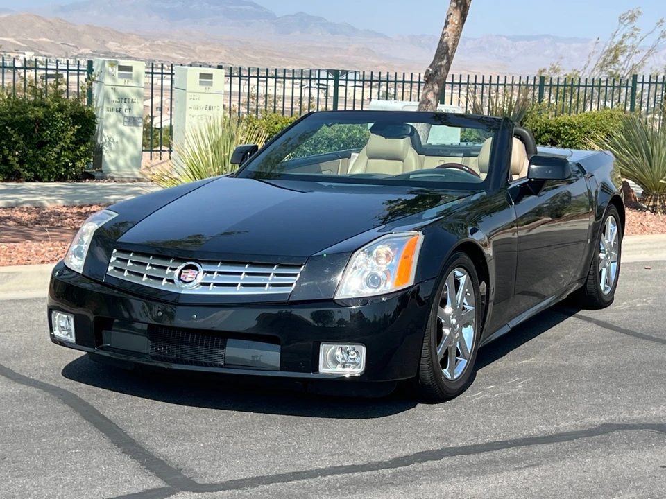 2008 Cadillac XLR - Image 2 of 21
