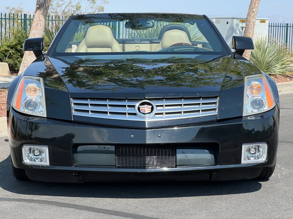 2008 Cadillac XLR - Image 10 of 21