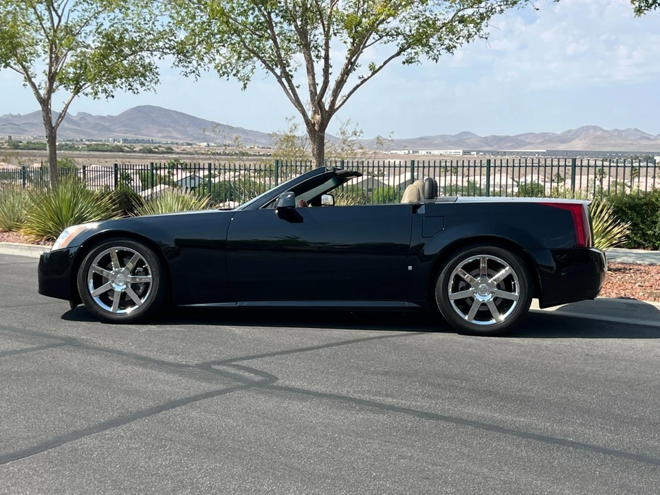 2008 Cadillac XLR - Image 5 of 21