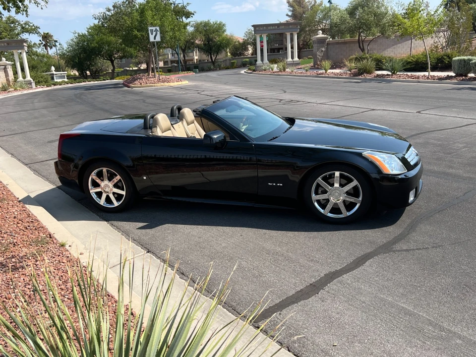 2008 Cadillac XLR - Image 8 of 21