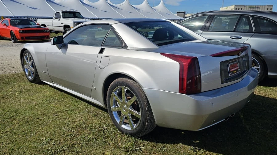 2008 Cadillac XLR - Image 6 of 15
