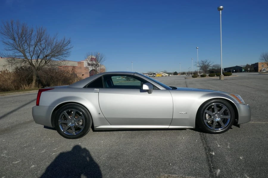 2008 Cadillac XLR - Image 2 of 19