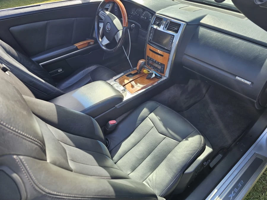 2008 Cadillac XLR - Image 10 of 15