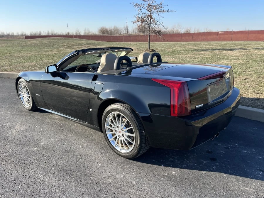2008 Cadillac XLR - Image 3 of 10