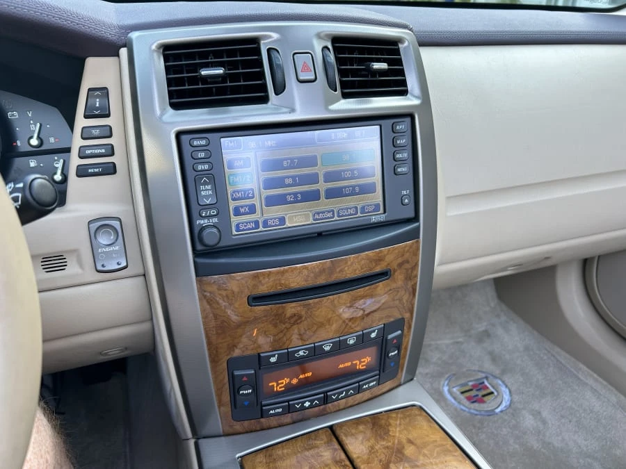 2008 Cadillac XLR - Image 24 of 31