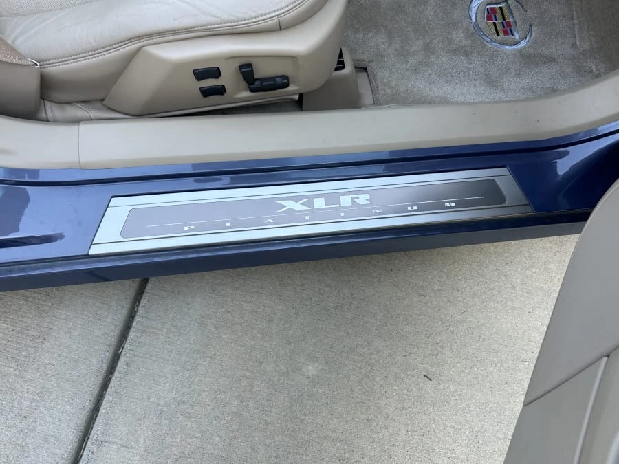 2008 Cadillac XLR - Image 25 of 31