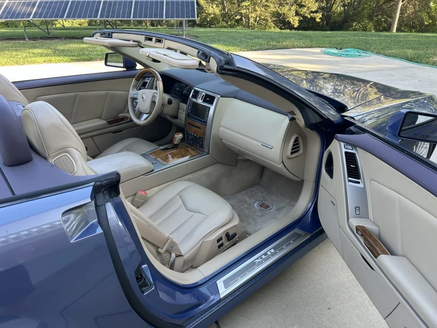 2008 Cadillac XLR - Image 26 of 31